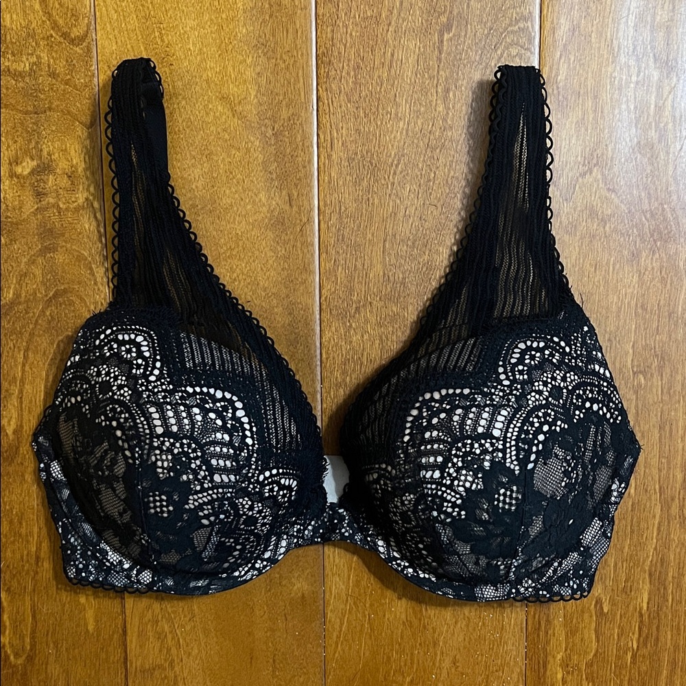 Victoria's Secret Dream Angles Black Lace Push Up Bra 32DD